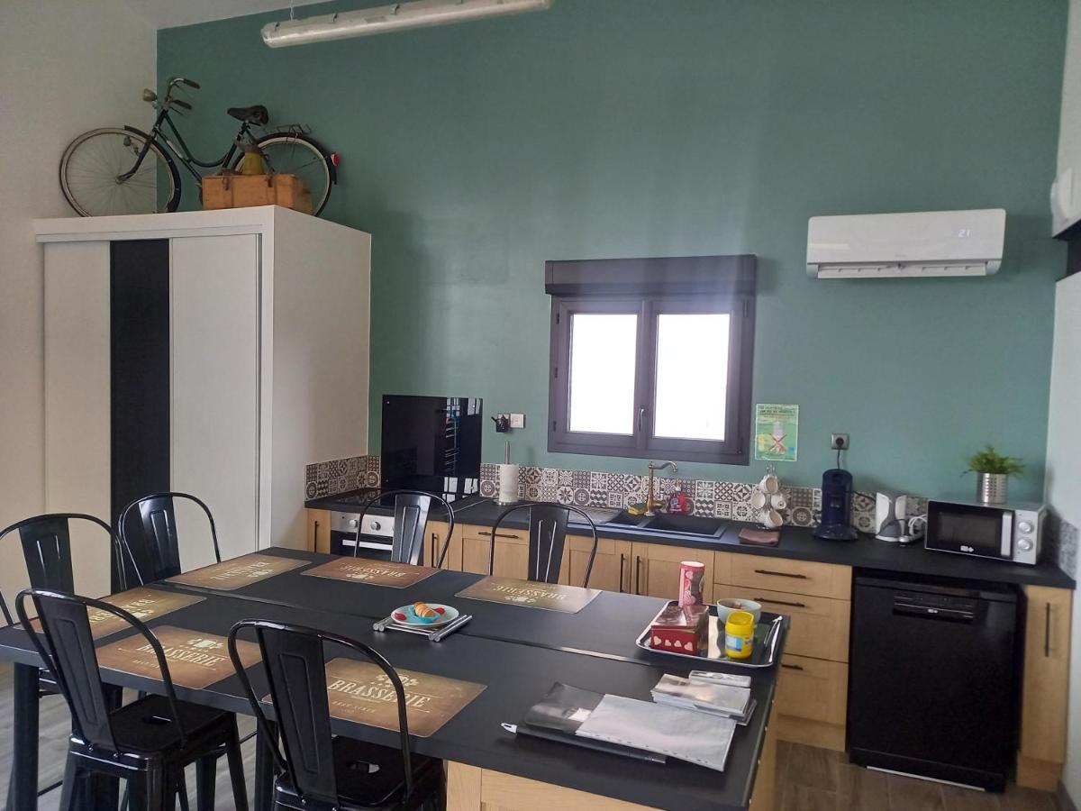 Cosy-Loft Industriel , Jacuzzi , Wifi , 6 Personnes Max Villa Aigues-Vives  Exterior photo