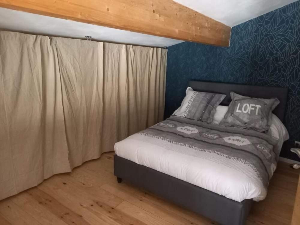 Cosy-Loft Industriel , Jacuzzi , Wifi , 6 Personnes Max Villa Aigues-Vives  Exterior photo