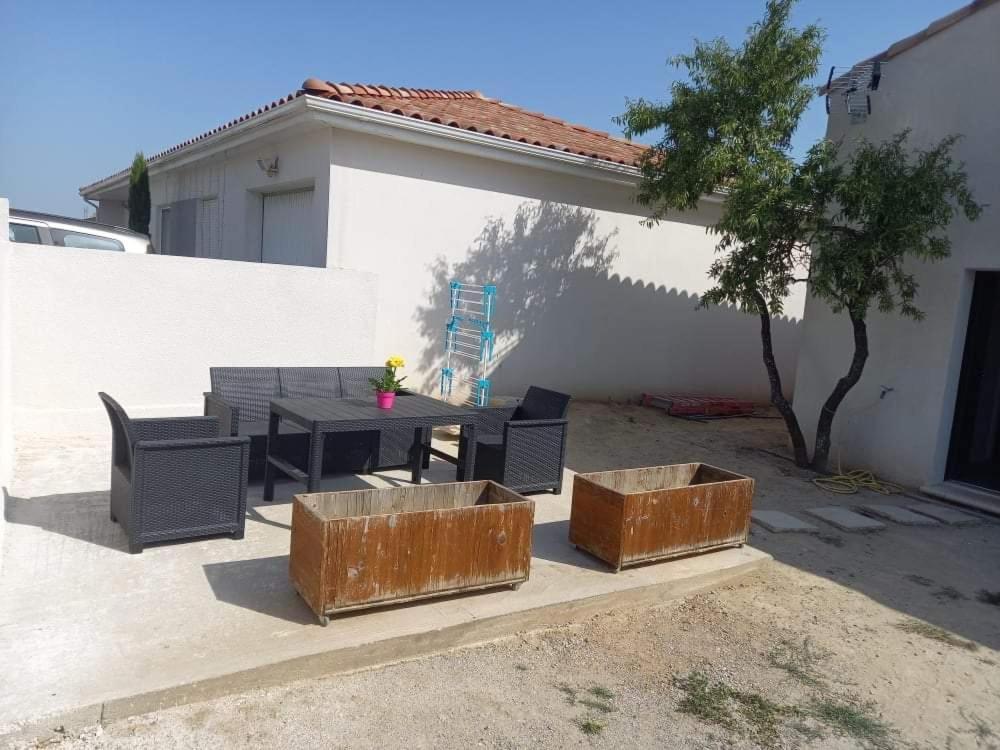 Cosy-Loft Industriel , Jacuzzi , Wifi , 6 Personnes Max Villa Aigues-Vives  Exterior photo